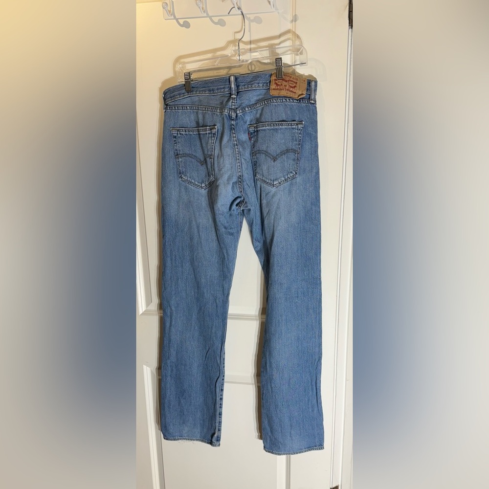 Levi’s 501 100% cotton 34 x 32 on tag